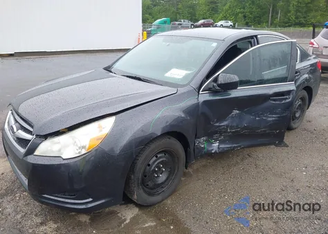 2011 Subaru Legacy 2.5I z USA, uszkodzony, nr VIN 4S3BMBA6XB3232554